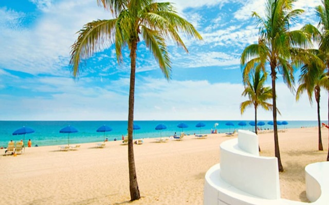 Lauderdale Villas, Suites by the Sea
