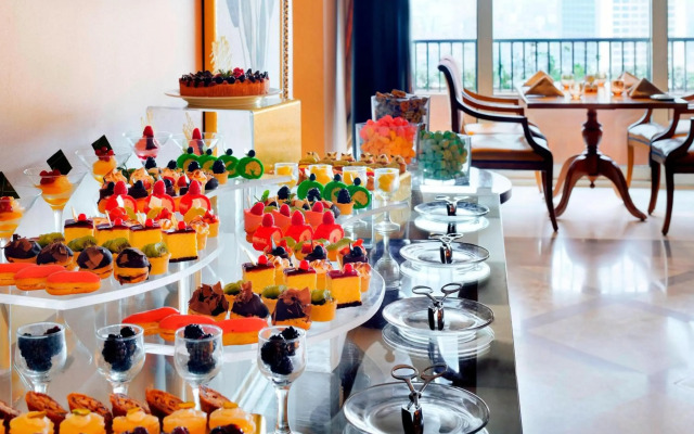 Cairo Marriott Hotel & Omar Khayyam Casino