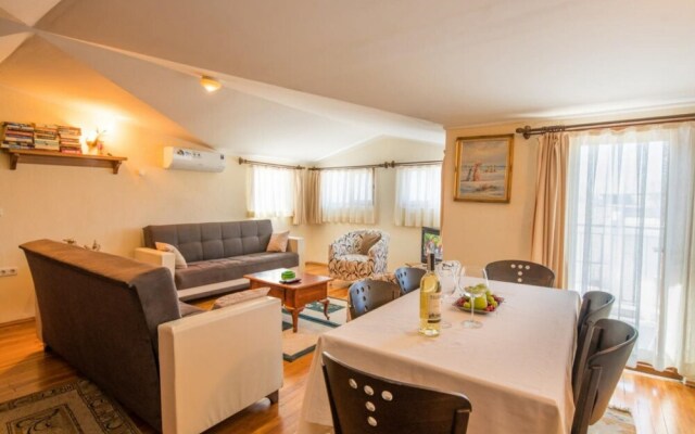 Amazing Flat With Shared Pool and Balcony in Kas