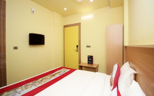 OYO 9563 Hotel RR Residency