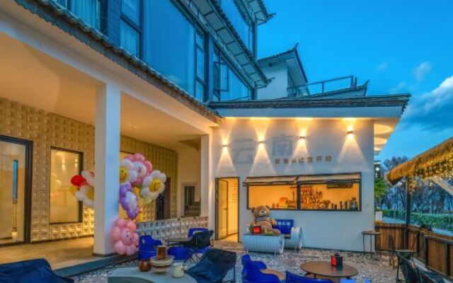 Dali Qiyiqing Linghai Scenic Resort Homestay