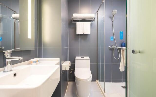 Hanting Hotel Shanghai Zhoupu Wanda Metro Station