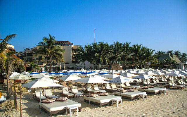 Отель Tukan Hotel Playa del Carmen
