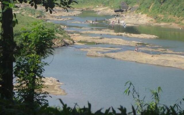 Kandy River Breeze