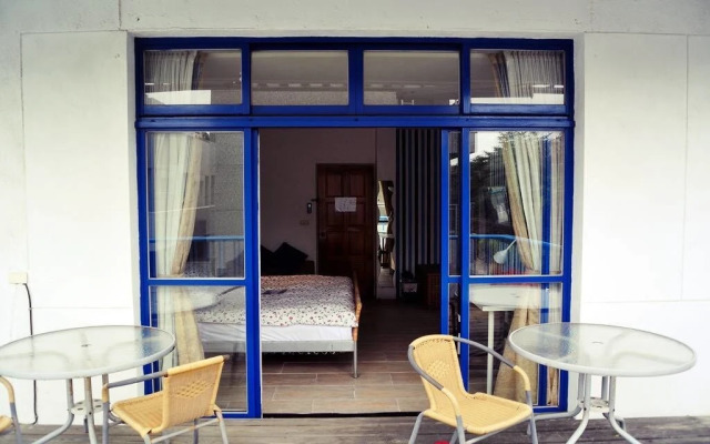 Oia Cafe B&B