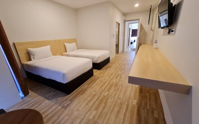 The Charlotte Smart Hotel Lopburi