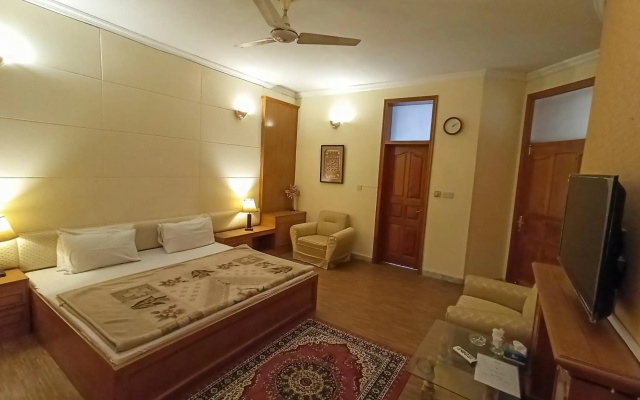 Delano Guest House