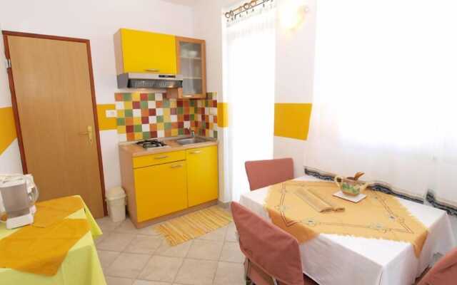 Apartments Yellow 721