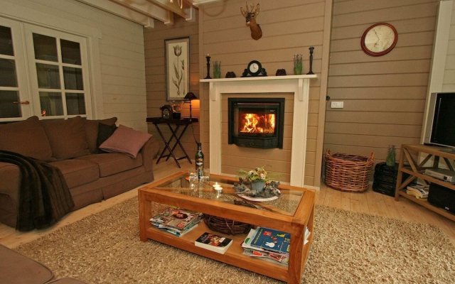 Countryside Chalet in Bomal sur Ourthe With Sauna, Balcony