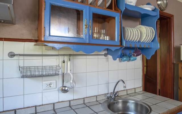 Lightbooking El Laurel  casa rural