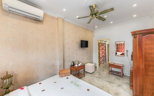 Residence Wat Damnak