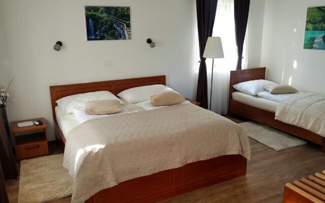 Plitvice Lakes Villa Mija