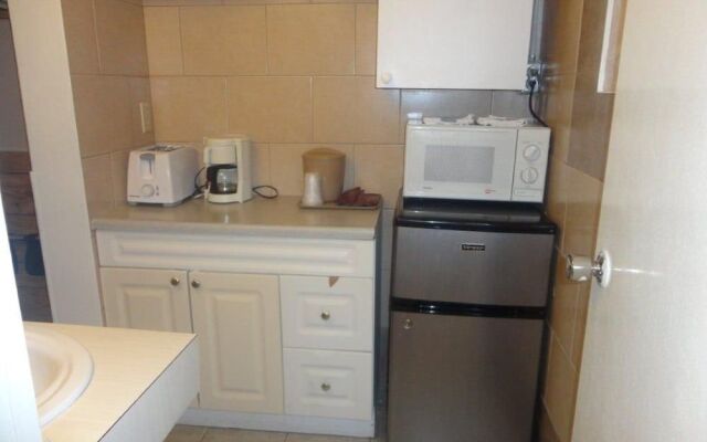 Niagara Parkway Court Motel