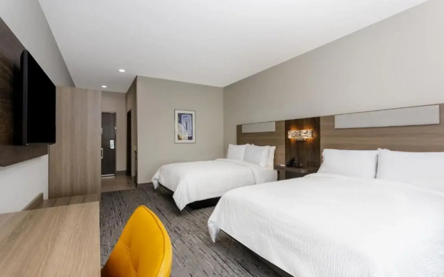 Holiday Inn Express & Suites Tampa Stadium – Airport Area by IHG
