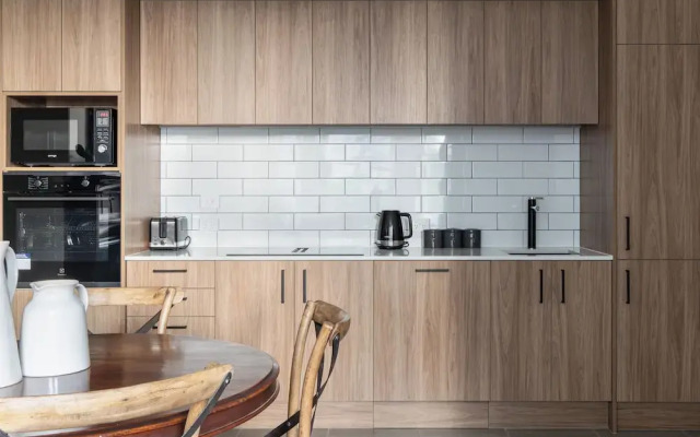 Luxury Apartment on Stuart Street
