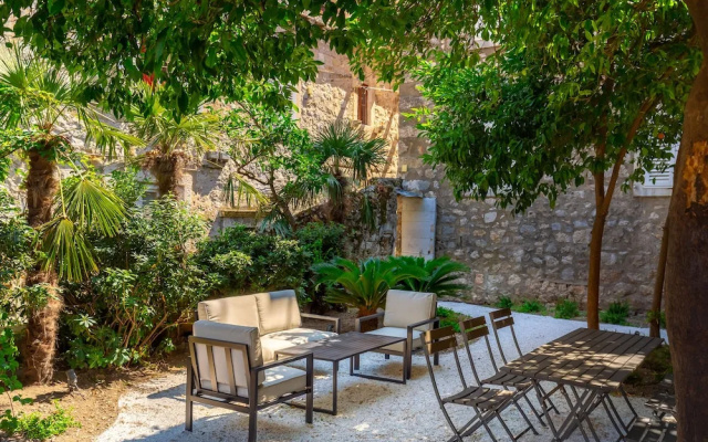 Old Town House With Lush Private Garden