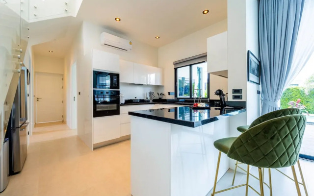 Luxury 6 Bed Private Pool Villa - LLW