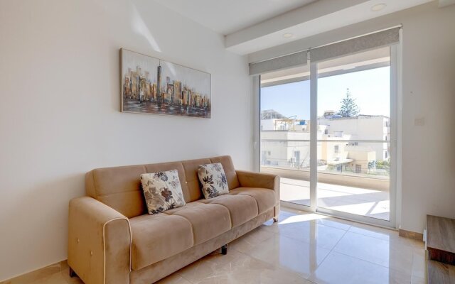 Modern 1BR Apartment in Central St Julian s