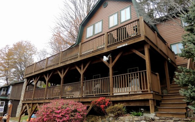 Allure Of The Lake 3 Bedrooms 2 Bathrooms Home