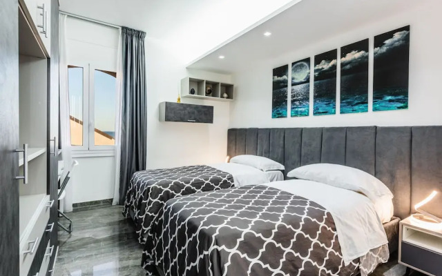 Azzurra Seaview House with Terrace