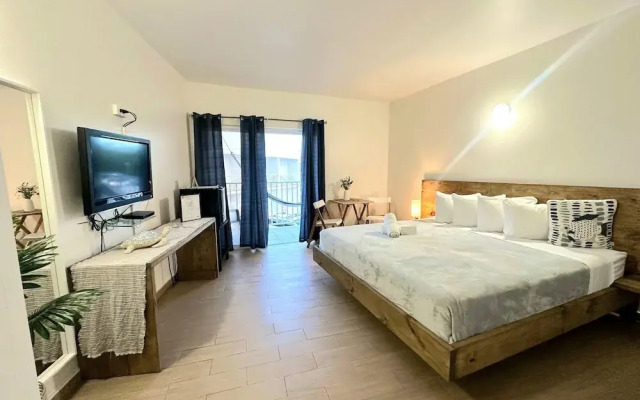 Nautilus By La Jamaca Hotels-Downtown La Parguera