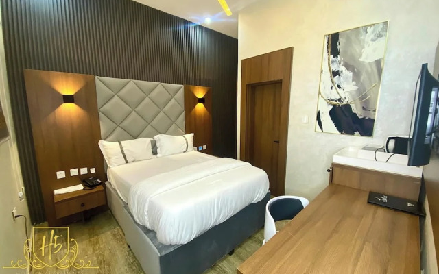 H5 Hotel and Apartments