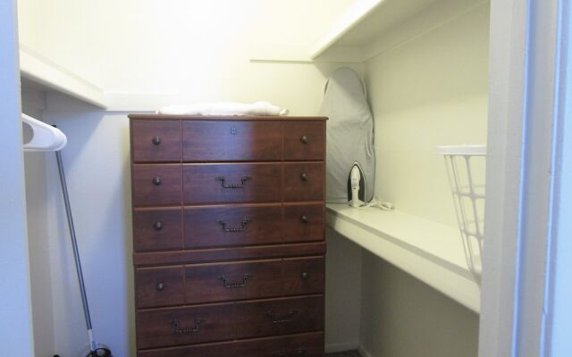 Park Suites at 238 - One Bedroom Apartment