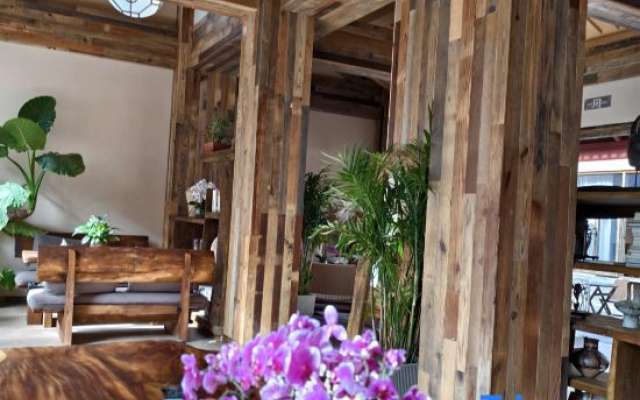 There are guest houses in Tianshui Ancient City
