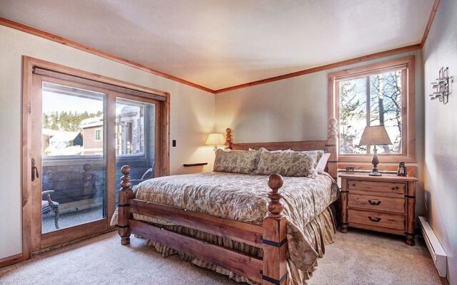 Ski Hill 27 2 Bedroom Condo by RedAwning