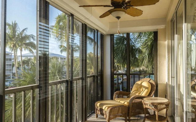 Hibiscus Pointe 124