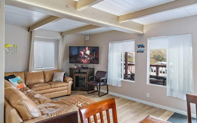 Ocean View Fun Deck Steps To Sandy Beach