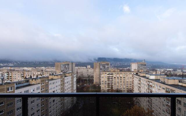 WaterFront City Apartments by UrbanRent