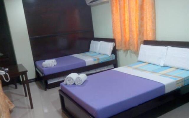 Rooms R Us - Voyagers Palace