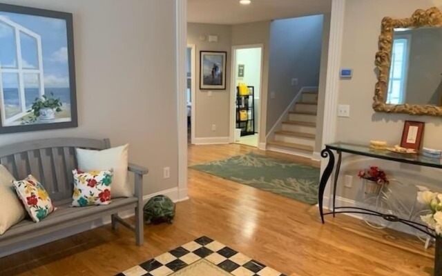 Absolute Bliss Private  4 Bedroom Home by RedAwning