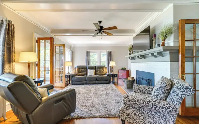 Riverfront St Clair Home - Walk to Downtown!