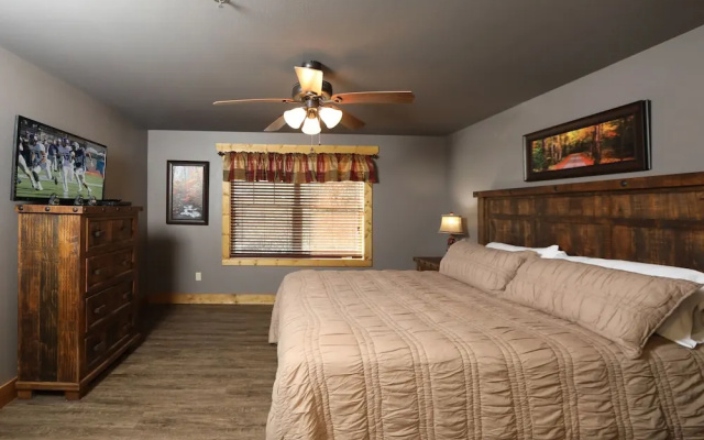 Splash Time Cinema - Six Bedroom Chalet