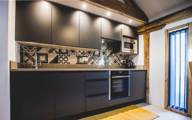 17th Century Cartshed Nestled In Welsh Countryside