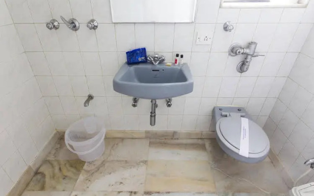 Hotel Ashray International, Sion