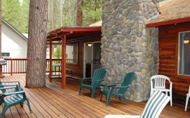 RedAwning Cabin #92 Weiss Hideaway