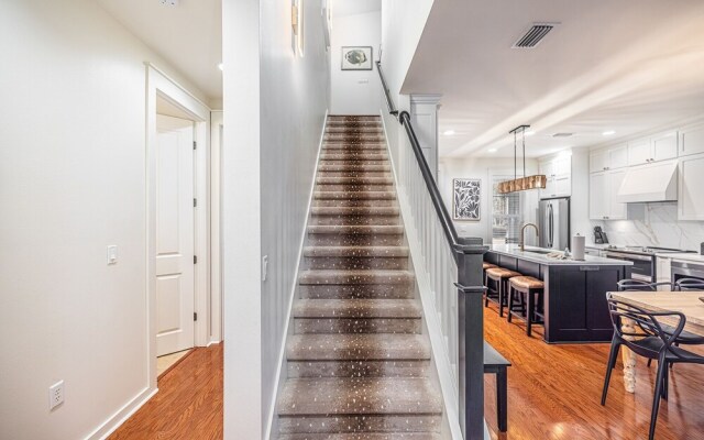 1299 Laurel Grove 3 Bedroom Home by RedAwning