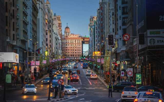 Catalonia Plaza España Hotel & Spa
