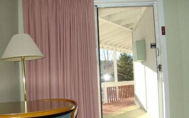 Happy Trails Motel
