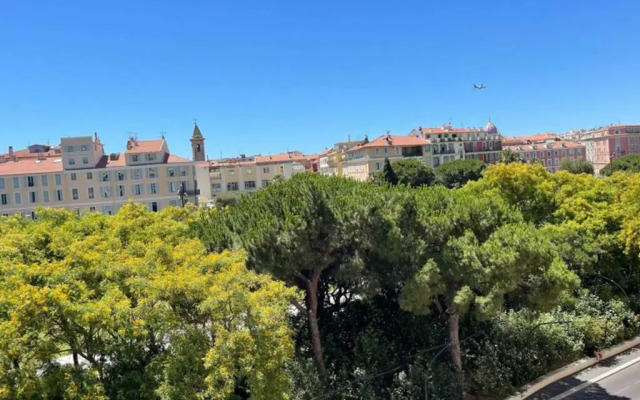 Spacious 3 BR flat Nice center - magnificent view-parking