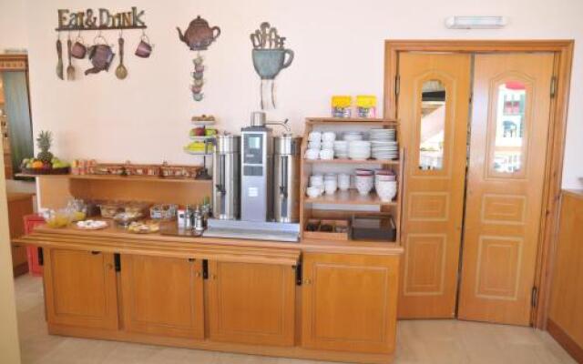 Brati II Beach Hotel