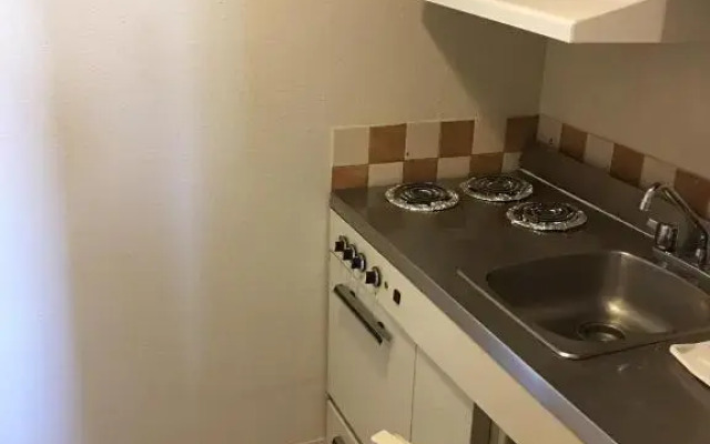 Red Deer Inn & Suites