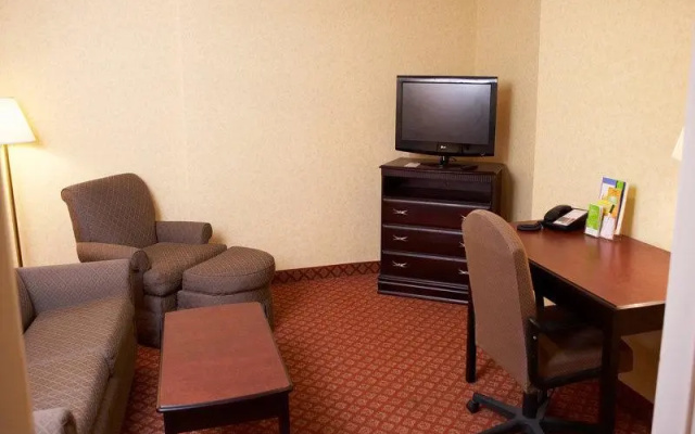 Quality Inn & Suites East