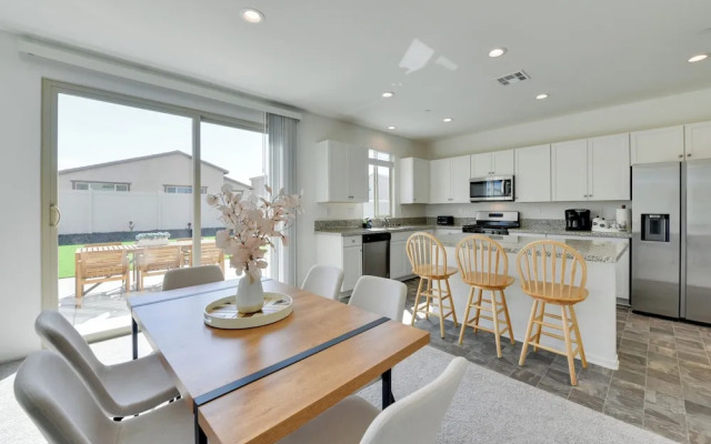 Near Empire Polo Field: Coachella Vacation Rental