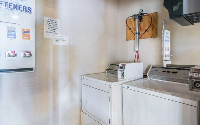 Econo Lodge Inn & Suites Sweetwater I-20