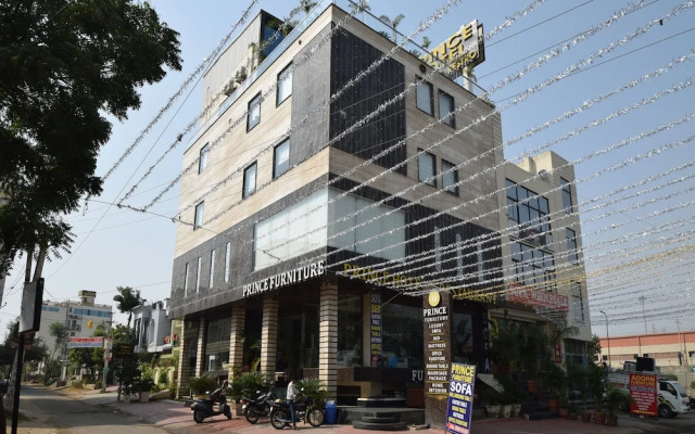 OYO 7110 Hotel Prince