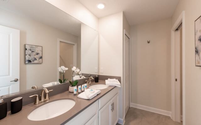 840dsd-the Retreat At Championsgate 7 Bedroom Home by RedAwning